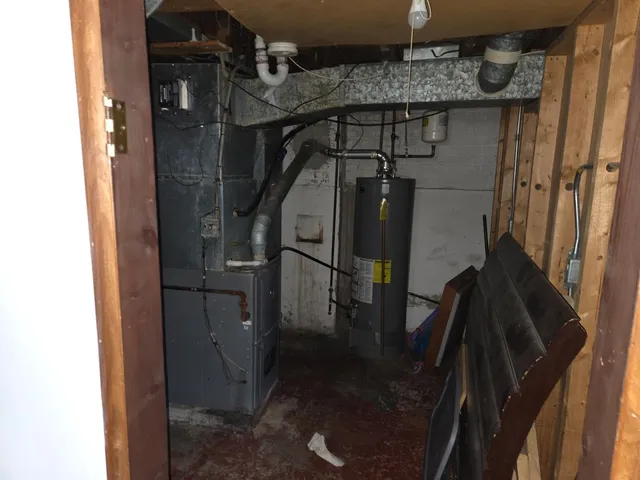 $105,000 | 14102 South Clark Street, Riverdale, IL 60827