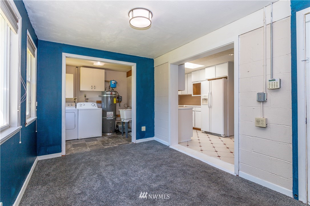 3625 Northeast 6th Place Renton, WA 98056 - Photo 14 of 19