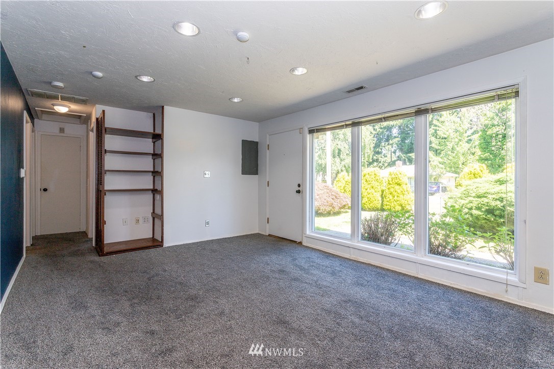 3625 Northeast 6th Place Renton, WA 98056 - Photo 3 of 19