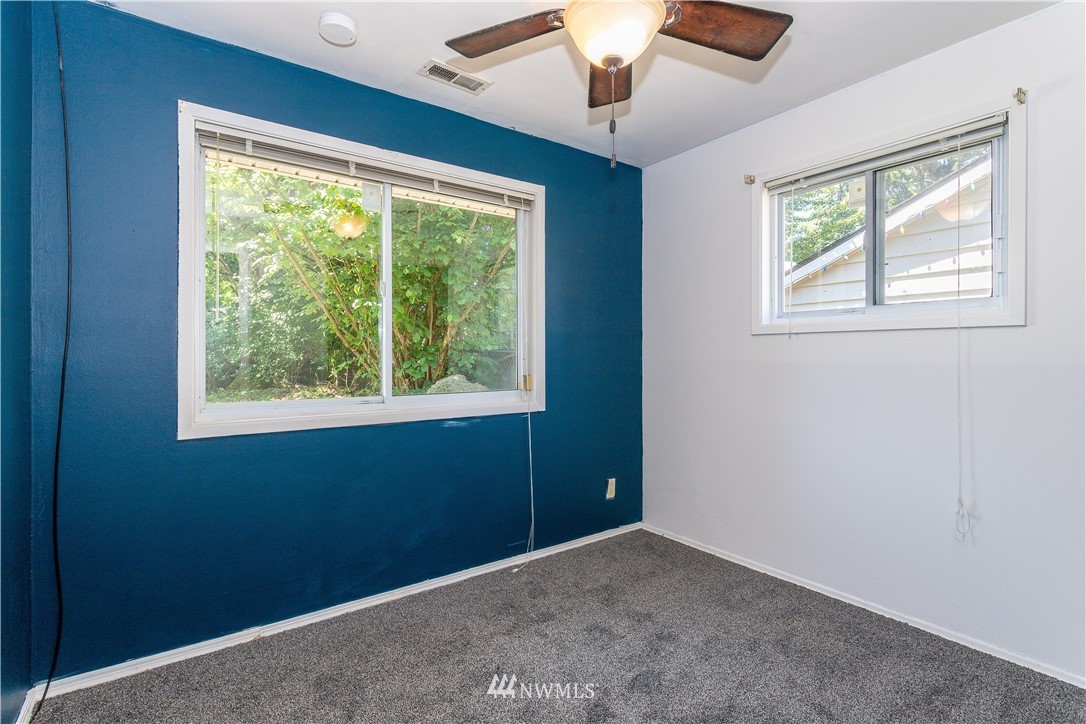 3625 Northeast 6th Place Renton, WA 98056 - Photo 7 of 19