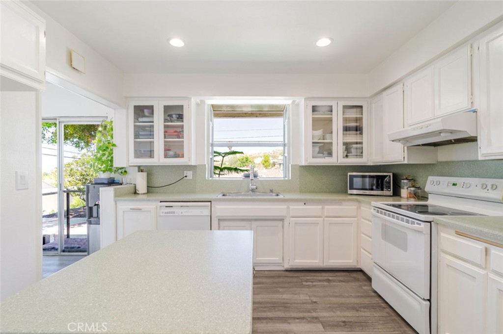 801 Stephen Road Burbank, CA 91504 - Photo 11 of 35