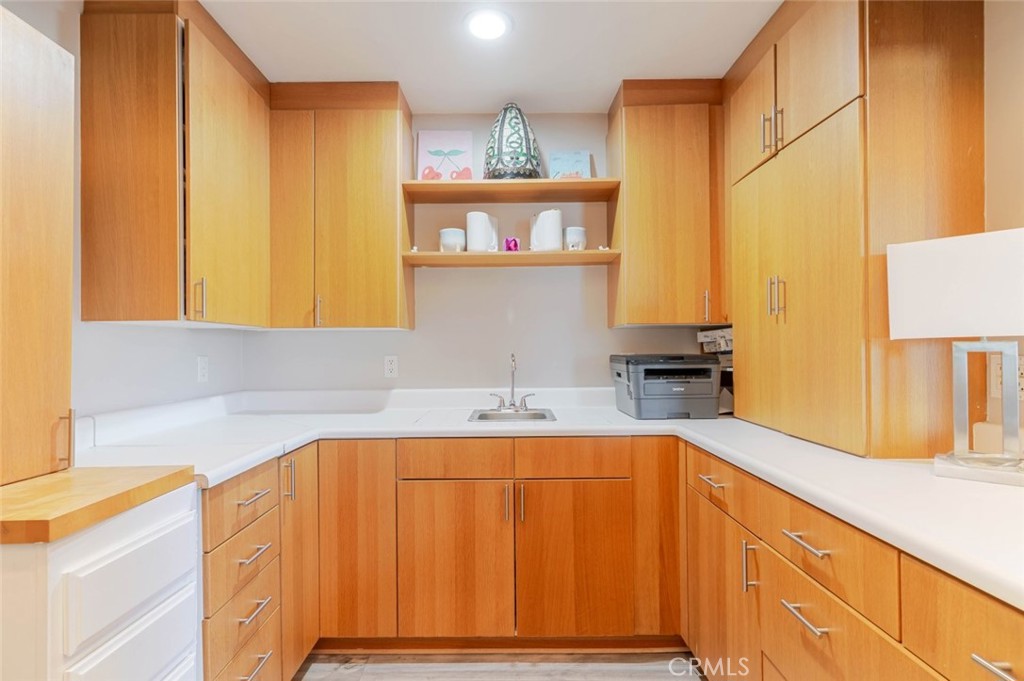 801 Stephen Road Burbank, CA 91504 - Photo 15 of 35