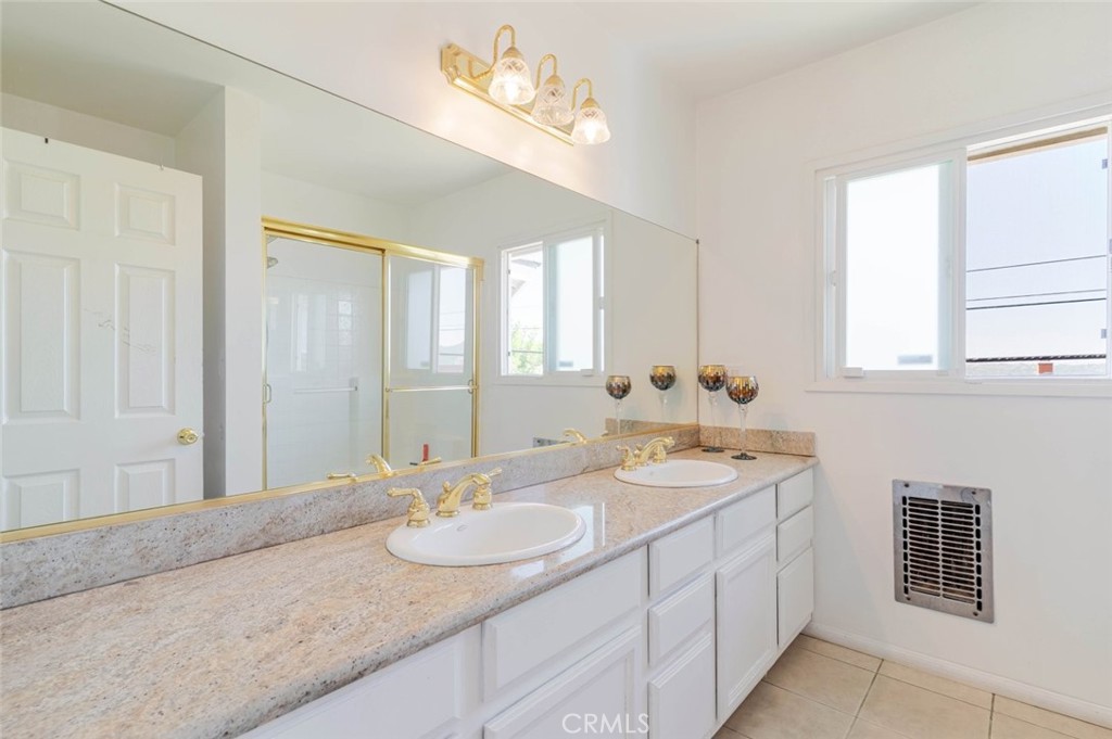 801 Stephen Road Burbank, CA 91504 - Photo 24 of 35