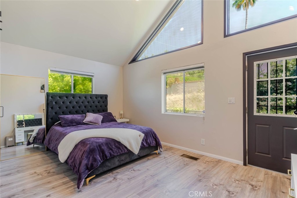 801 Stephen Road Burbank, CA 91504 - Photo 29 of 35