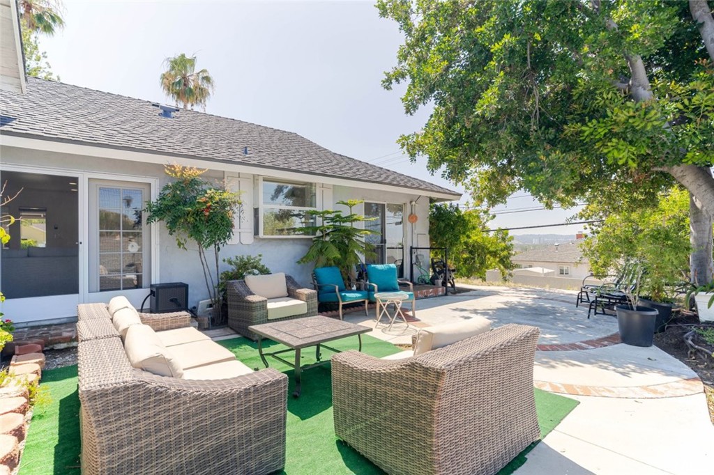 801 Stephen Road Burbank, CA 91504 - Photo 32 of 35