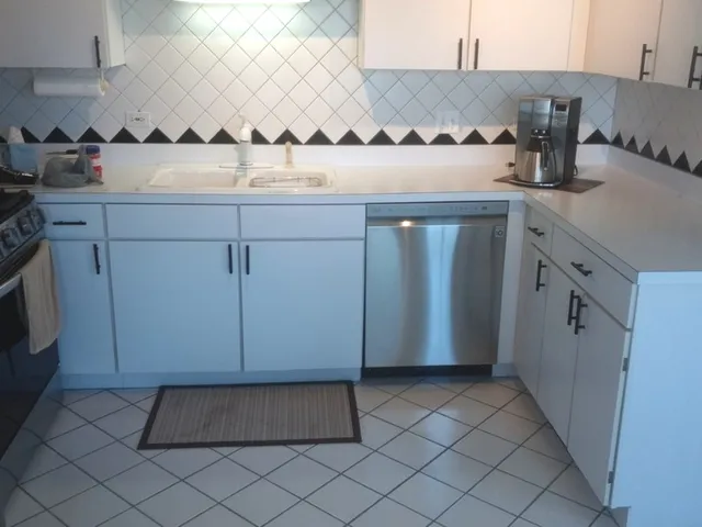 $369,900 | 5434 Ashbrook Place, Downers Grove, IL 60515