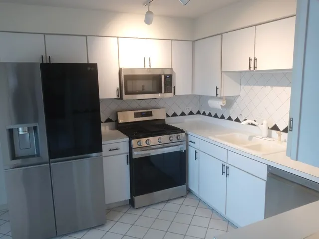 $369,900 | 5434 Ashbrook Place, Downers Grove, IL 60515