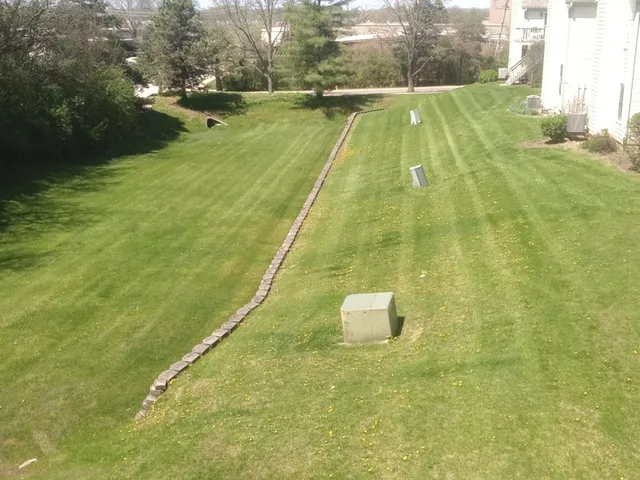 $369,900 | 5434 Ashbrook Place, Downers Grove, IL 60515