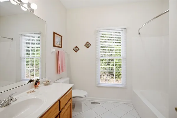 $475,000 | 133 South Port Drive, Seneca, SC 29672