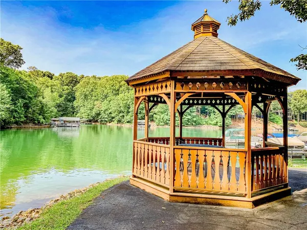 $475,000 | 133 South Port Drive, Seneca, SC 29672