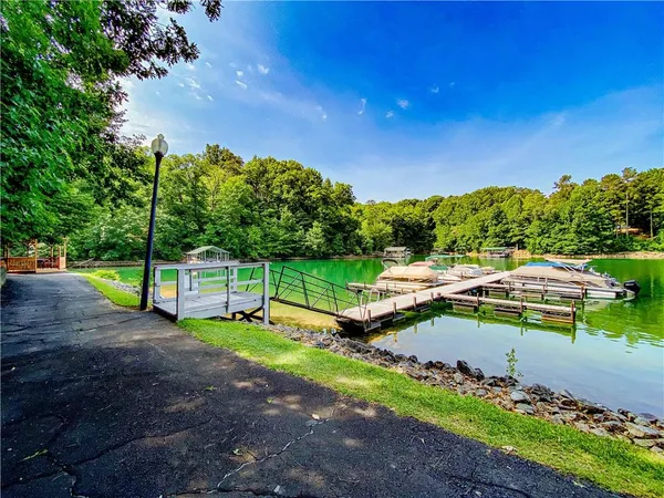 $475,000 | 133 South Port Drive, Seneca, SC 29672