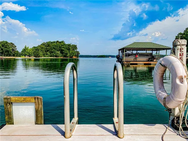 $475,000 | 133 South Port Drive, Seneca, SC 29672