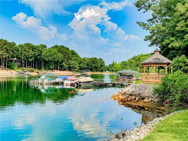 $475,000 | 133 South Port Drive, Seneca, SC 29672