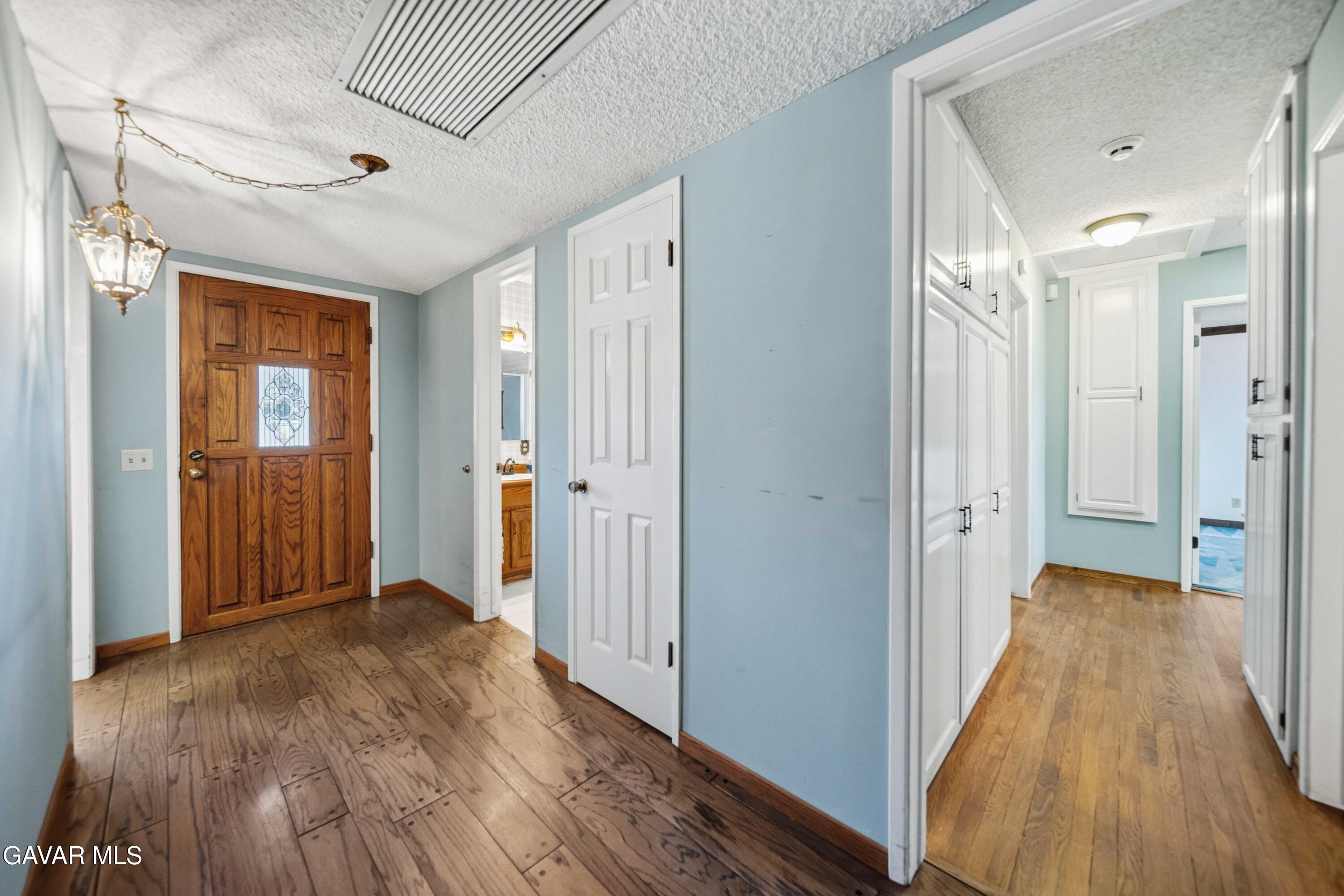 10739 Reseda Boulevard Porter Ranch, CA 91326 - Photo 7 of 57 10739 Reseda Blvd Porter Ranch-7