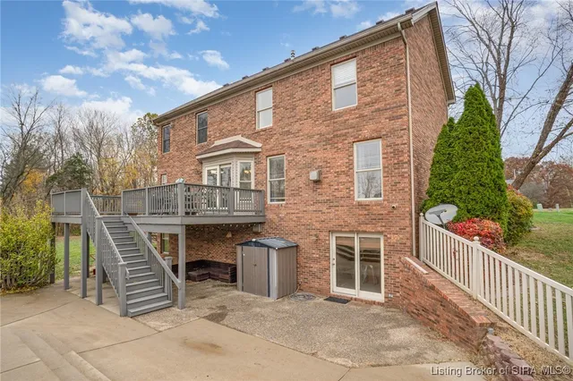 $565,000 | 6103 Pebble Creek Cove, Floyds Knobs, IN 47119