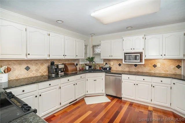 $565,000 | 6103 Pebble Creek Cove, Floyds Knobs, IN 47119