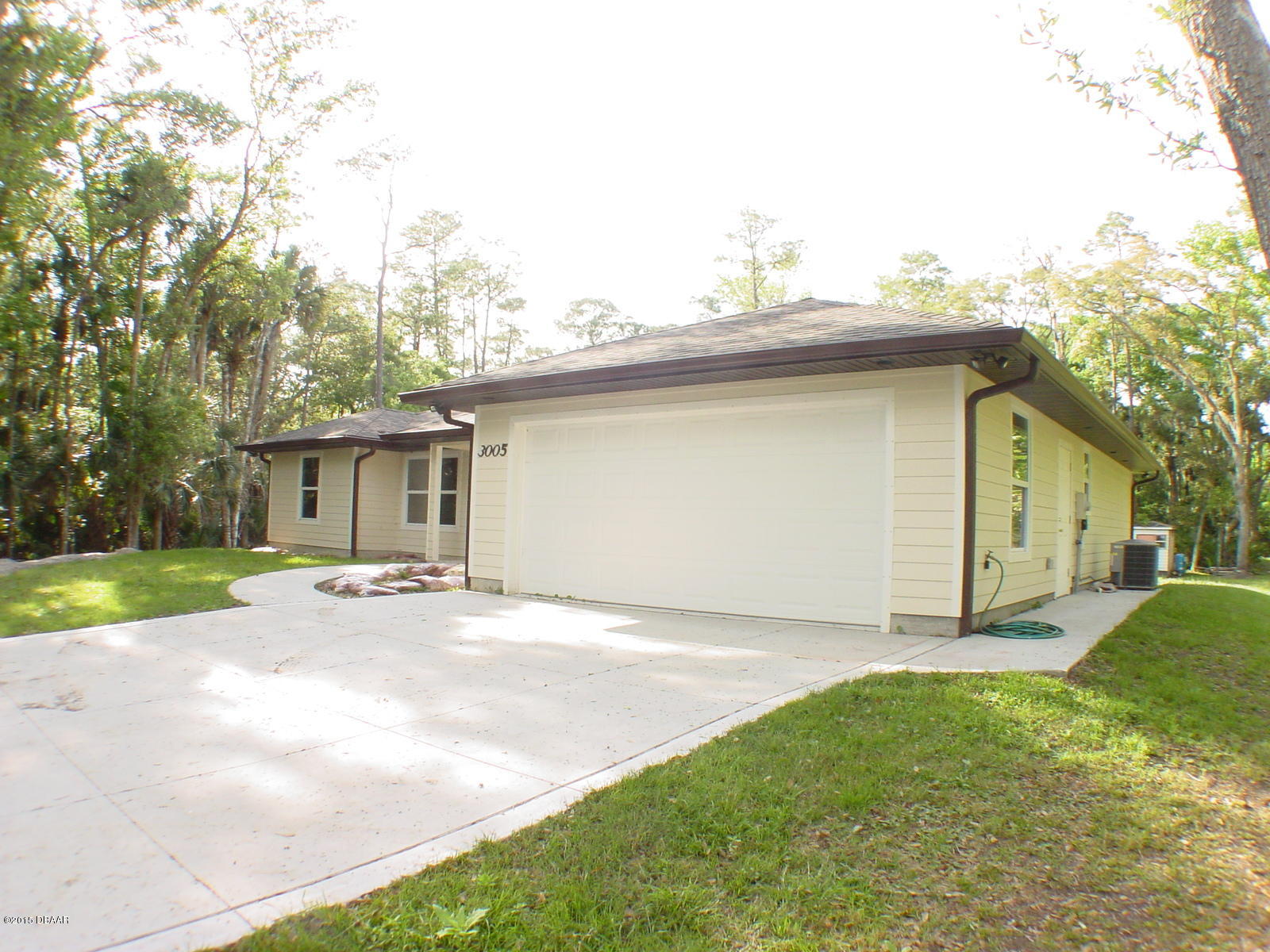 3005 Ragis Road Edgewater, FL 32132 - Photo 2 of 19 angle