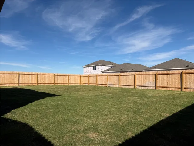 $2,195 | 132 Rother Place, Taylor, TX 76574