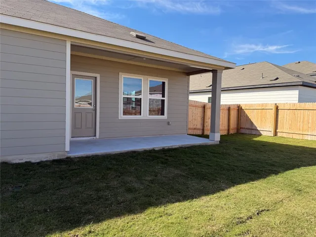 $2,195 | 132 Rother Place, Taylor, TX 76574