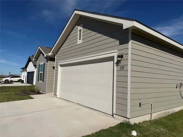 $2,195 | 132 Rother Place, Taylor, TX 76574