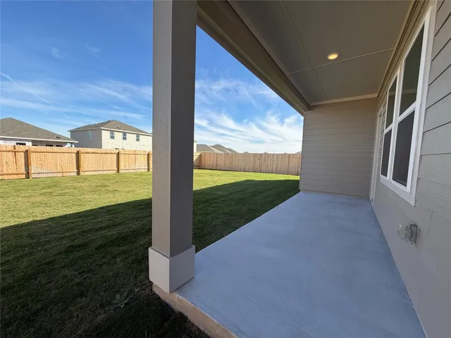$2,195 | 132 Rother Place, Taylor, TX 76574
