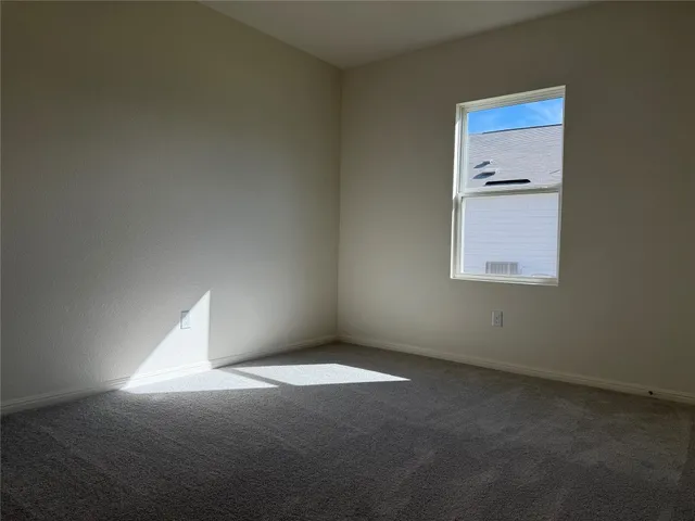 $2,195 | 132 Rother Place, Taylor, TX 76574