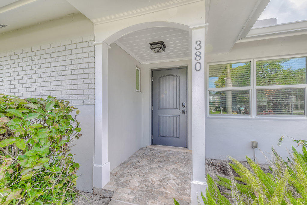 380 Franklin Road Tequesta, FL 33469 - Photo 2 of 36 380FranklinRoad_06