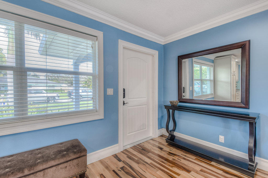 380 Franklin Road Tequesta, FL 33469 - Photo 4 of 36 380FranklinRoad_08