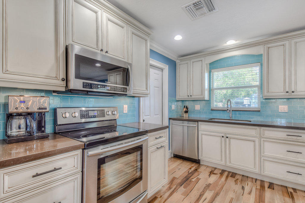 380 Franklin Road Tequesta, FL 33469 - Photo 9 of 36 380FranklinRoad_13