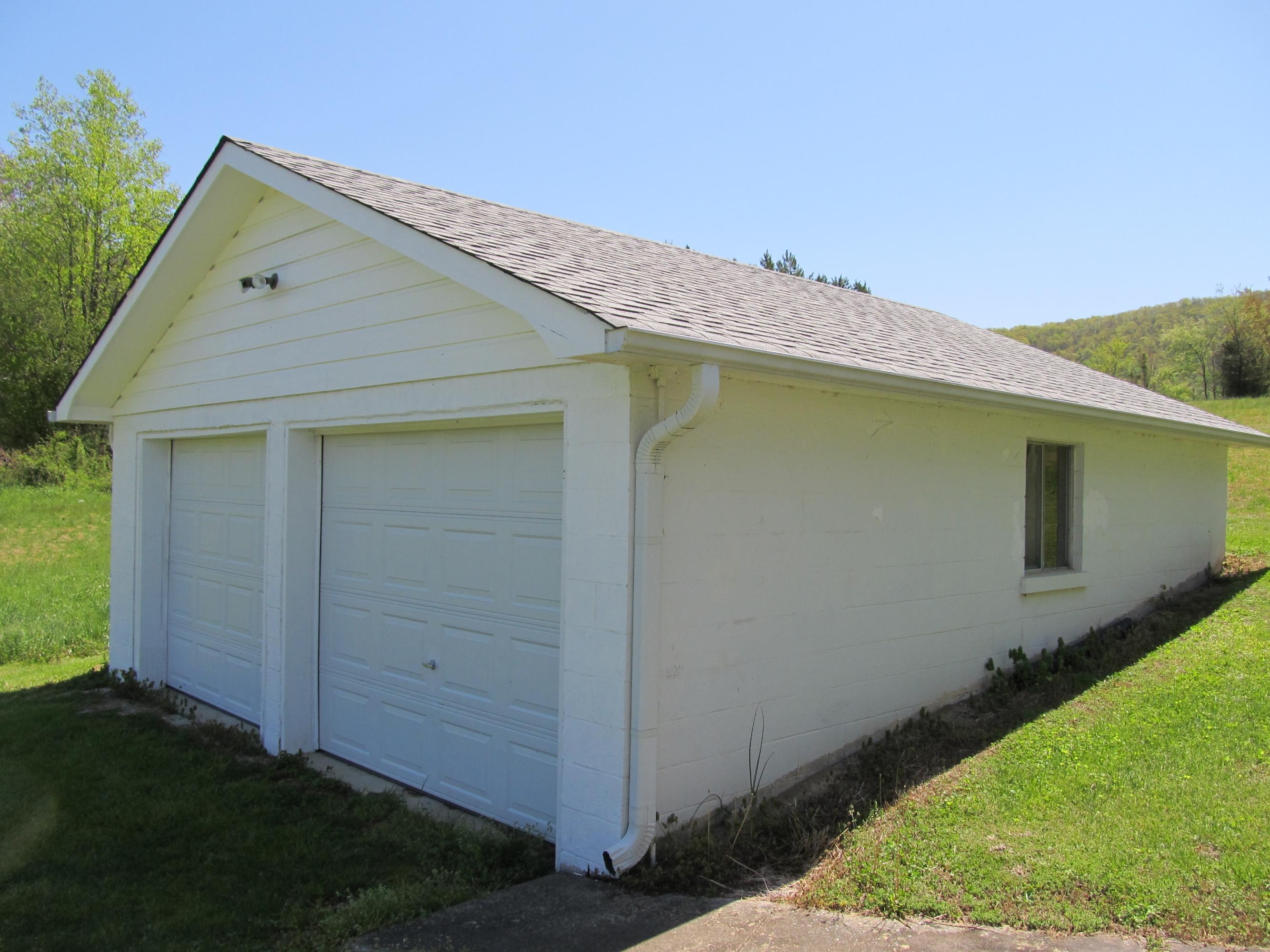 649 Back Valley Road Oliver Springs, TN 37840 - Photo 10 of 34 010 Detached Two-Car Garage