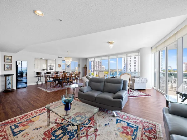 $10,500 | 715 Bayshore Drive, Unit 904, Fort Lauderdale, FL 33304