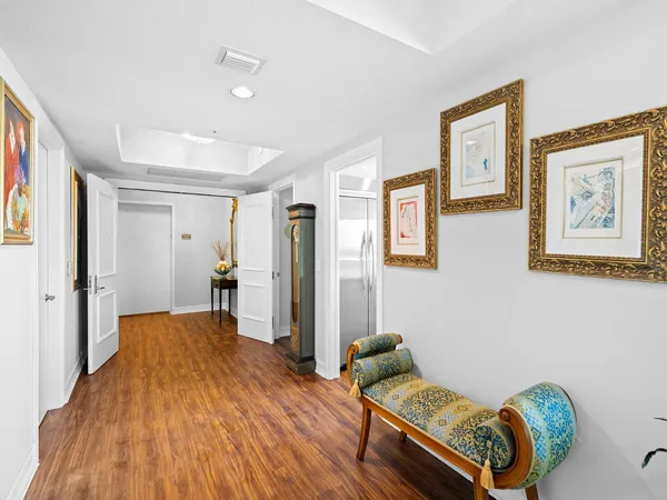 $10,500 | 715 Bayshore Drive, Unit 904, Fort Lauderdale, FL 33304