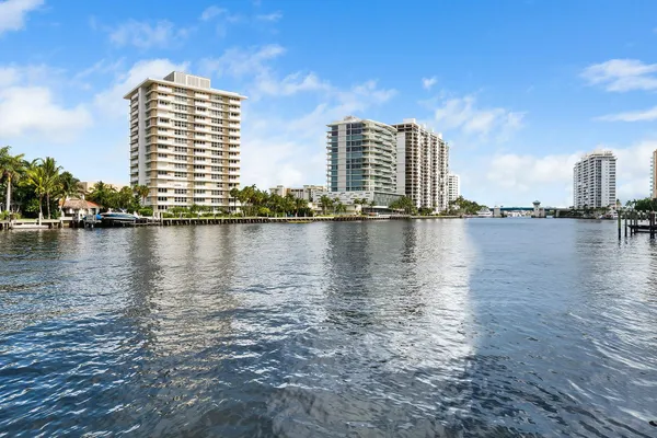 $10,500 | 715 Bayshore Drive, Unit 904, Fort Lauderdale, FL 33304