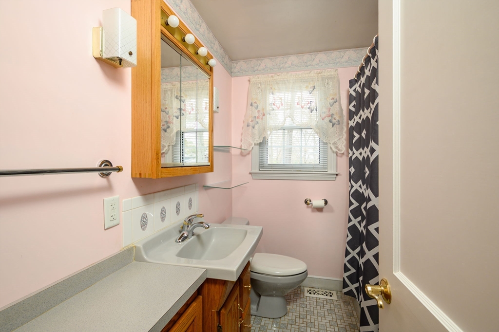 113 Ledgewood Road Dedham, MA 02026 - Photo 21 of 36 Gallery Image 21