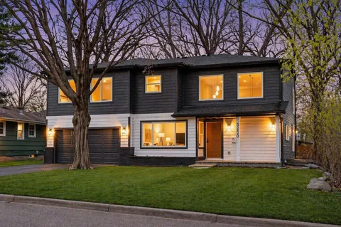 $899,000 | 3220 Aquila Lane South, St. Louis Park, MN 55426