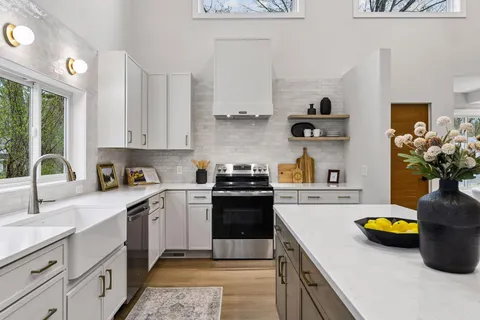 $899,000 | 3220 Aquila Lane South, St. Louis Park, MN 55426
