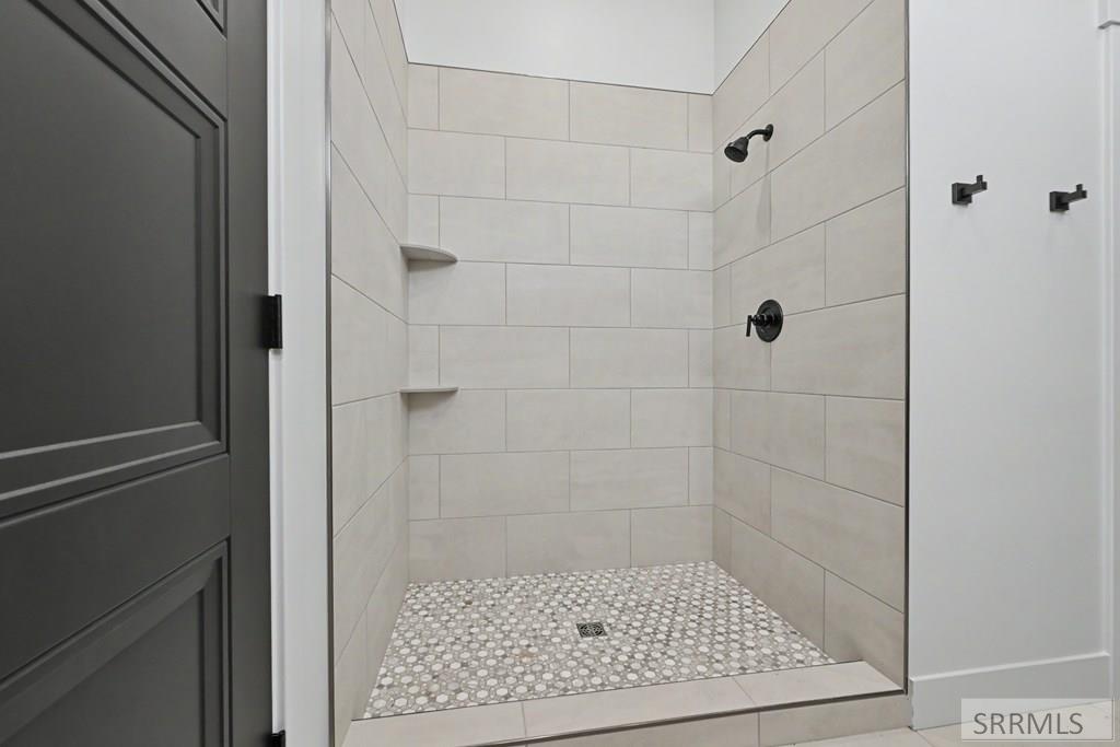 460 Willowbend Rigby, ID 83442 - Photo 6 of 17 Primary Ensuite