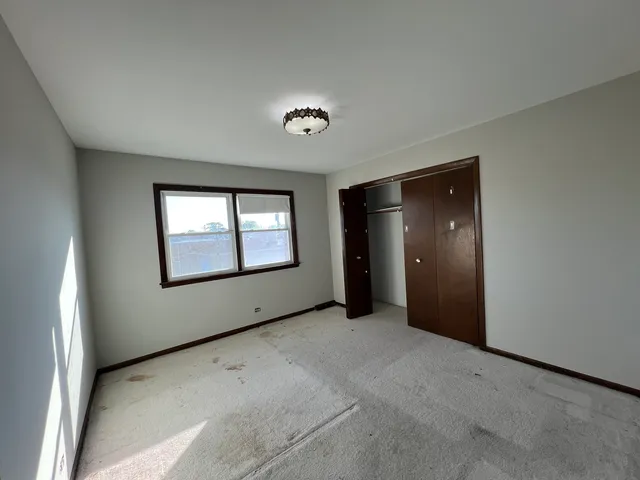 $2,700 | 5635 West Montrose Avenue, Unit 2, Chicago, IL 60634