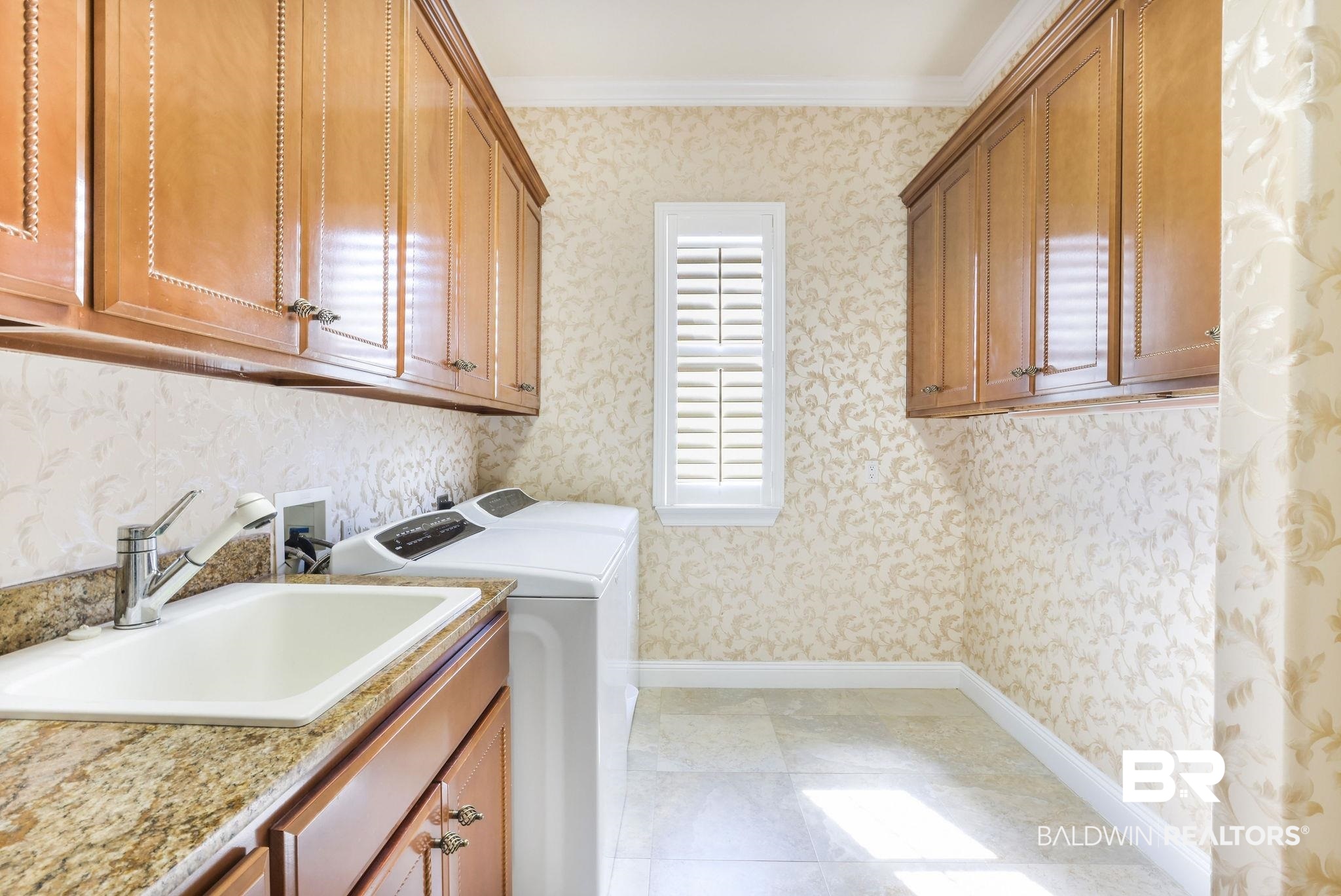 32711 River Road Orange Beach, AL 36561 - Photo 30 of 46 Laundry Room