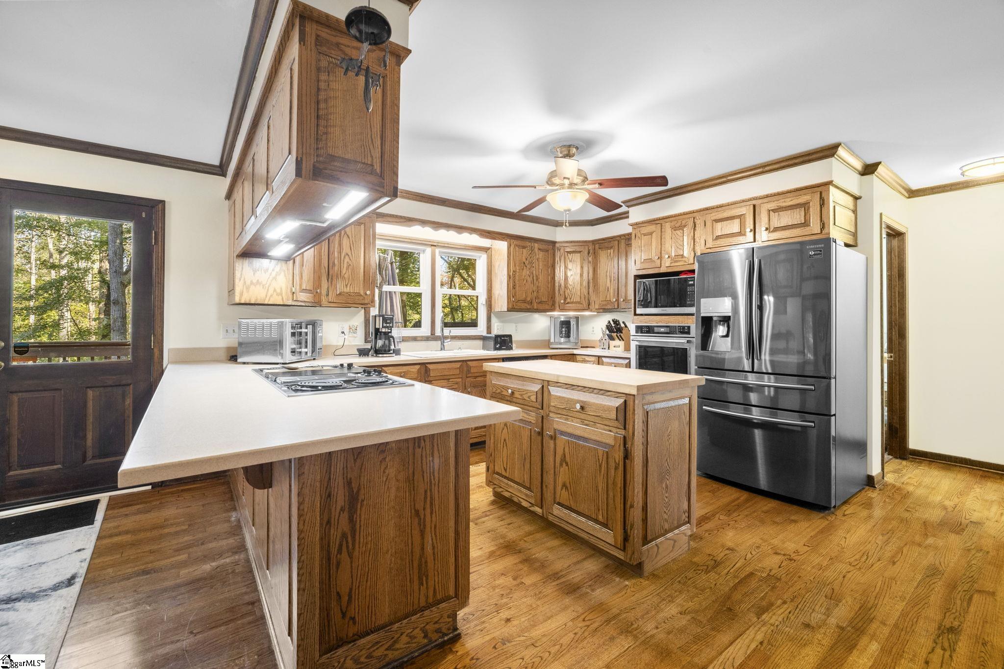 301 Cardinal Drive Greenville, SC 29609 - Photo 12 of 50