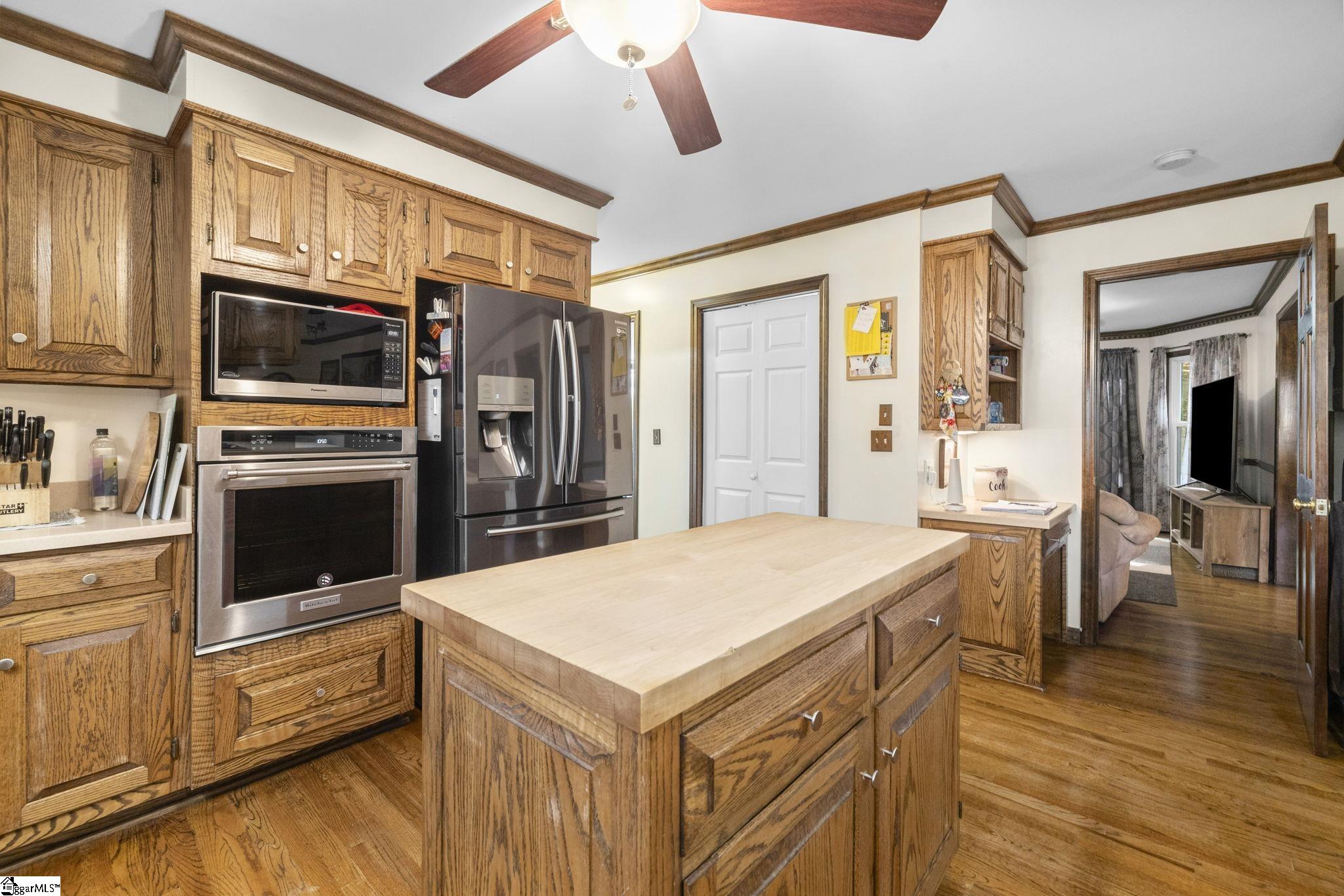 301 Cardinal Drive Greenville, SC 29609 - Photo 15 of 50