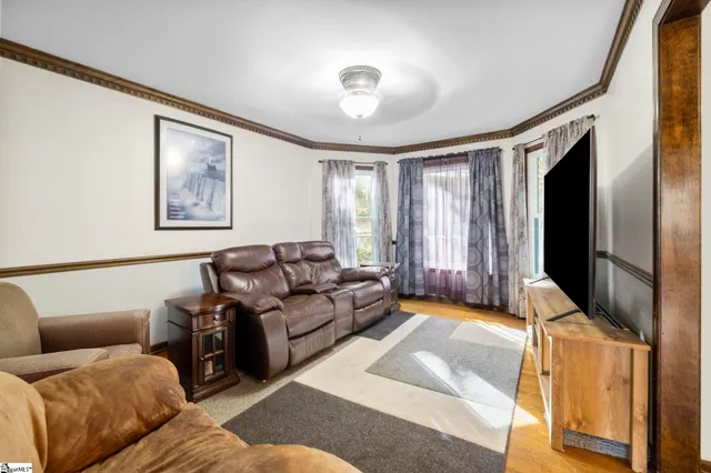 $700,000 | 301 Cardinal Drive, Greenville, SC 29609