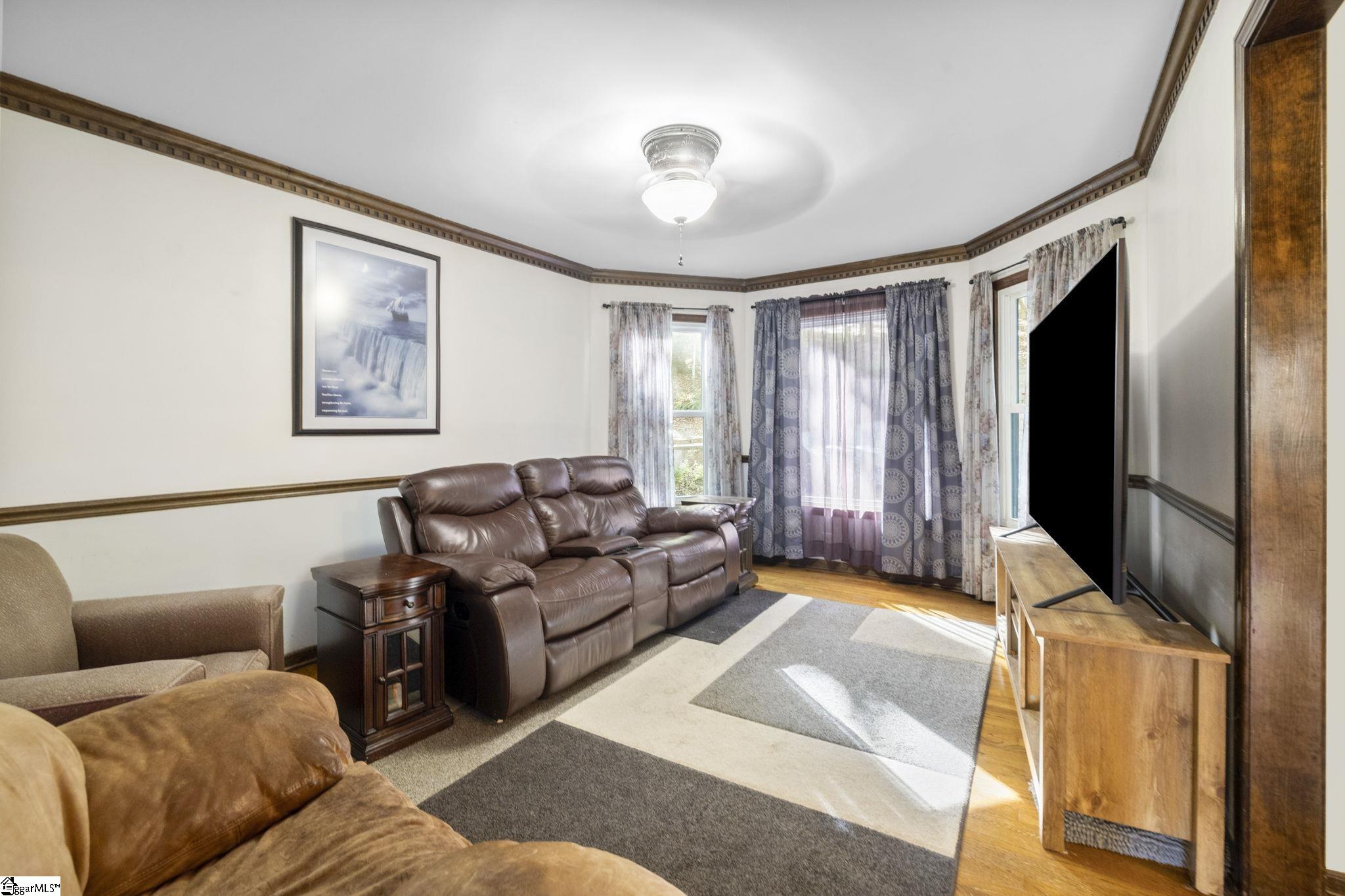 301 Cardinal Drive Greenville, SC 29609 - Photo 10 of 50