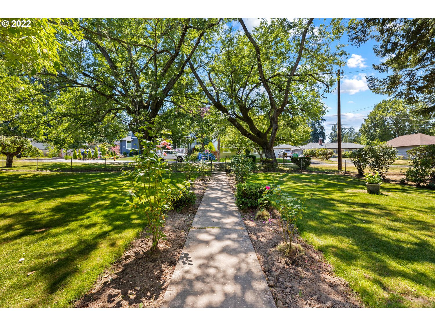 7307 Southwest Locust Street Portland, OR 97223 - Photo 3 of 32