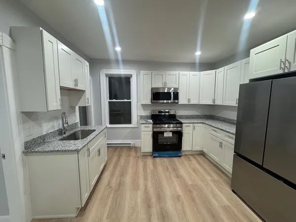 $2,500 | 16 Ashton Street, Unit 1, Worcester, MA 01605