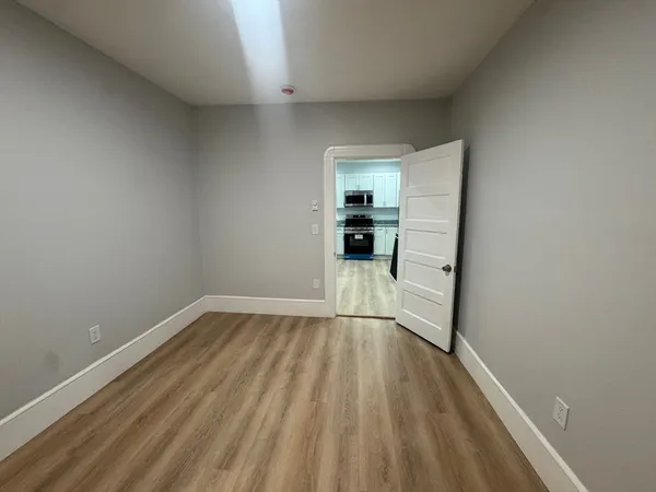 $2,500 | 16 Ashton Street, Unit 1, Worcester, MA 01605