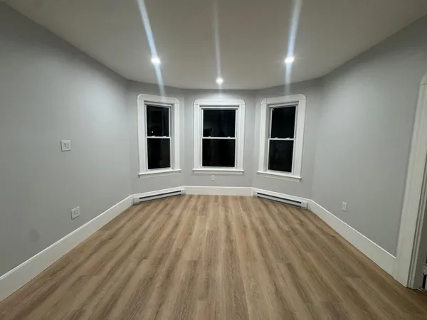 $2,500 | 16 Ashton Street, Unit 1, Worcester, MA 01605