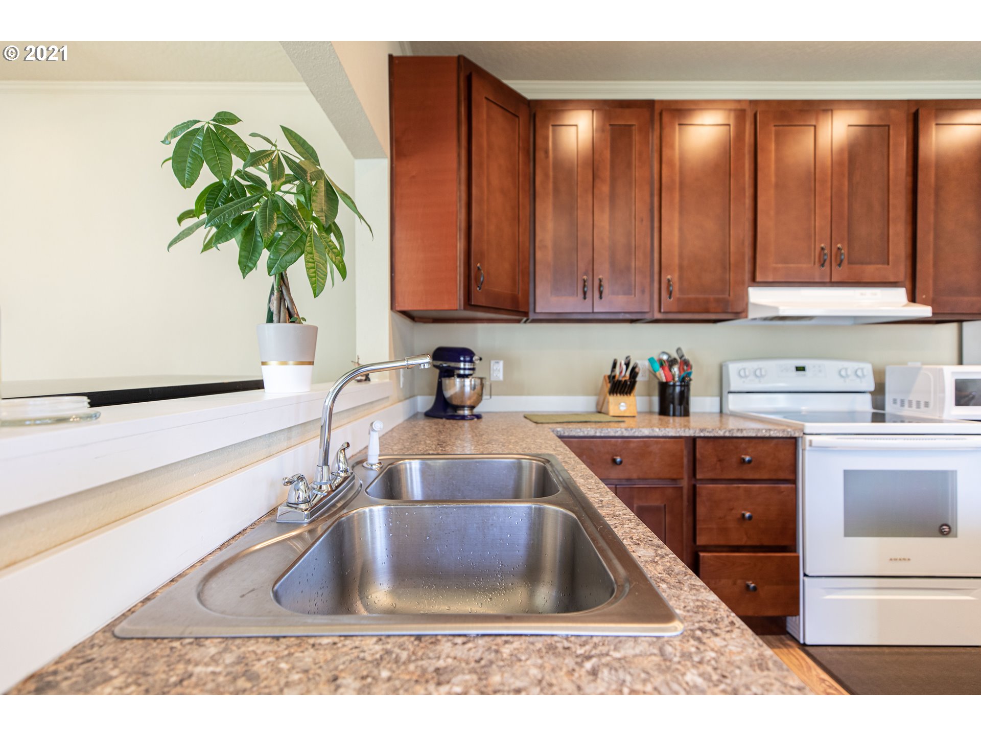 63767 Flanagan Road Coos Bay, OR 97420 - Photo 11 of 24 Gallery Image 11