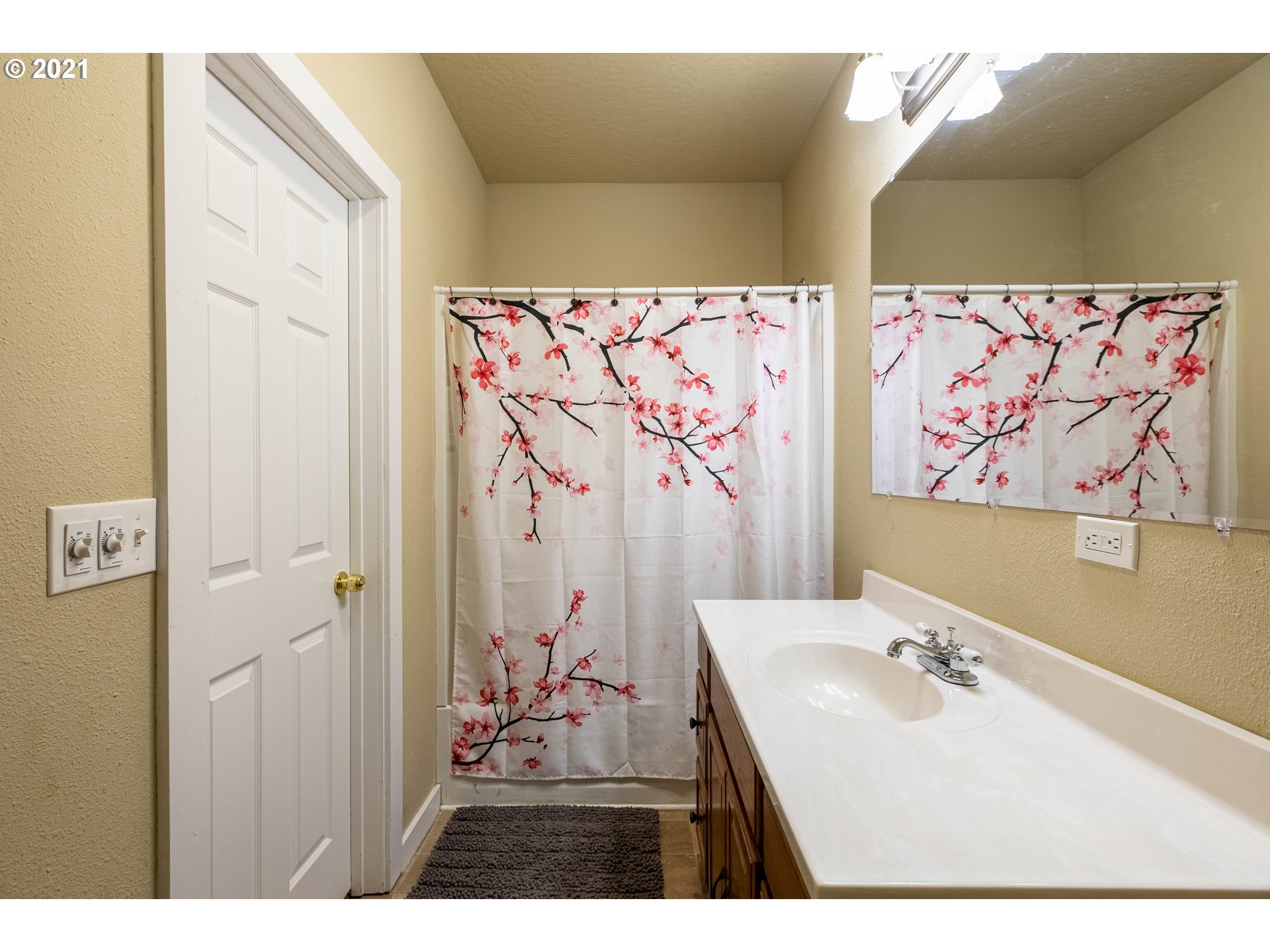 63767 Flanagan Road Coos Bay, OR 97420 - Photo 5 of 24 Gallery Image 5