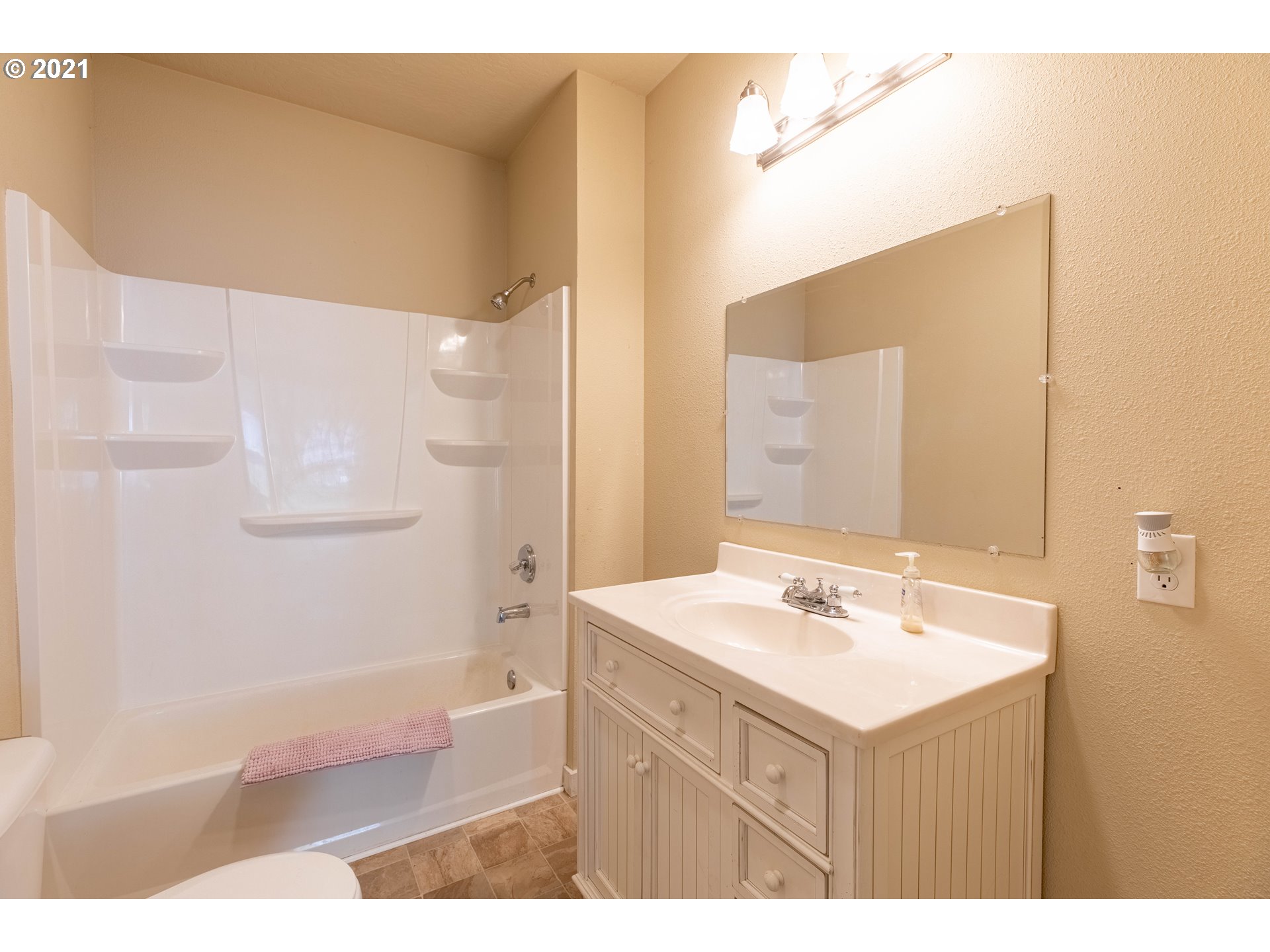 63767 Flanagan Road Coos Bay, OR 97420 - Photo 7 of 24 Gallery Image 7